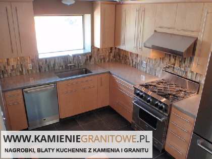 Pila nagrobki z granitu