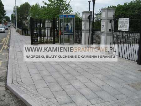 Zlotow nagrobki z granitu